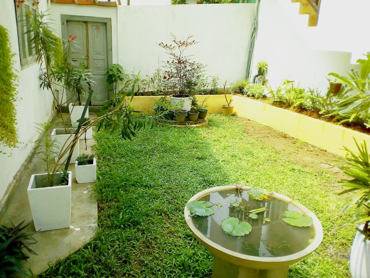 Sleepy Head Guesthouse Unawatuna Exterior photo